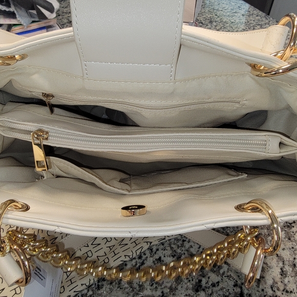 COPY - NWT Large Shoulder Boutique Quilted Vegan Hand Bag & Wallet - Picture 6 of 16